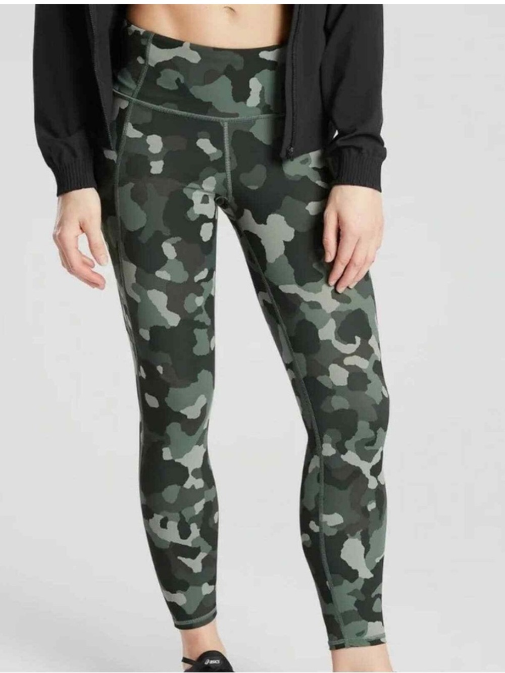 Athleta Lightning Camo 7/8 Leggings in Green Size S